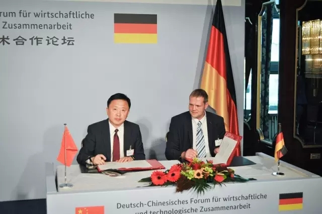 德國歐米勒鋼琴助陣中國首個(gè)德國企業(yè)中心啟用儀式